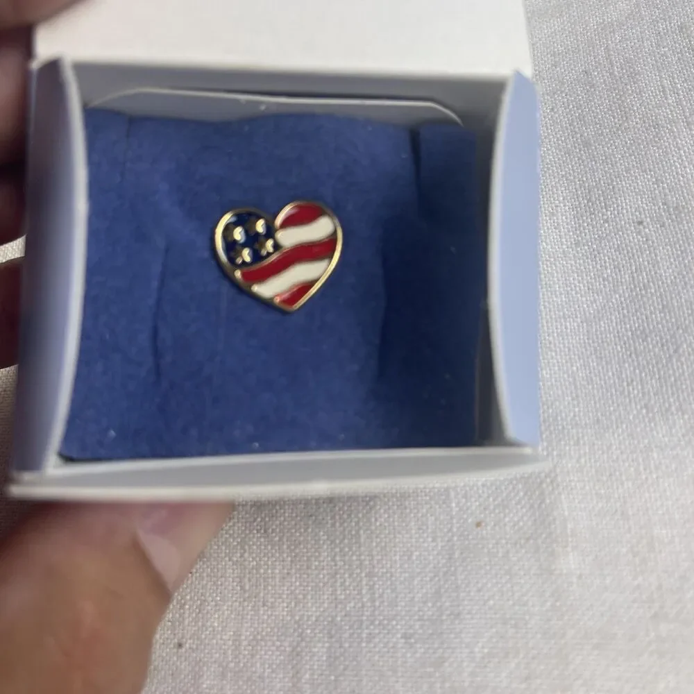 2001 Avon American Flag Heart Made In USA Lapel Pin New In Box